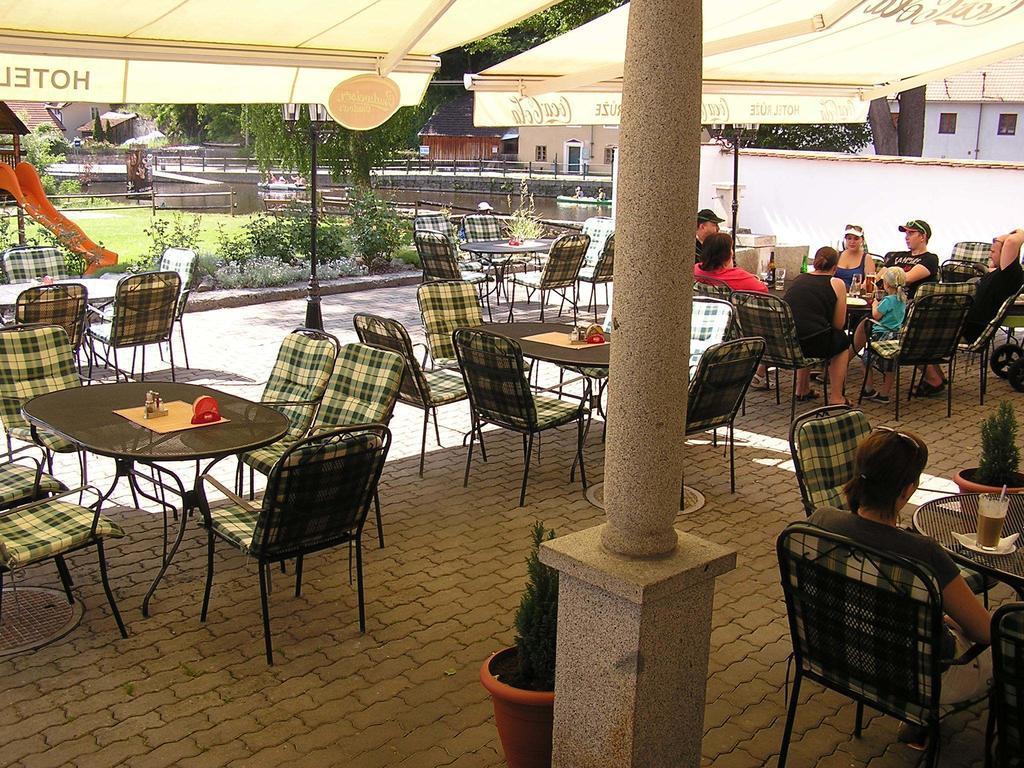Hotel Ruze Rožmberk nad Vltavou Exteriör bild