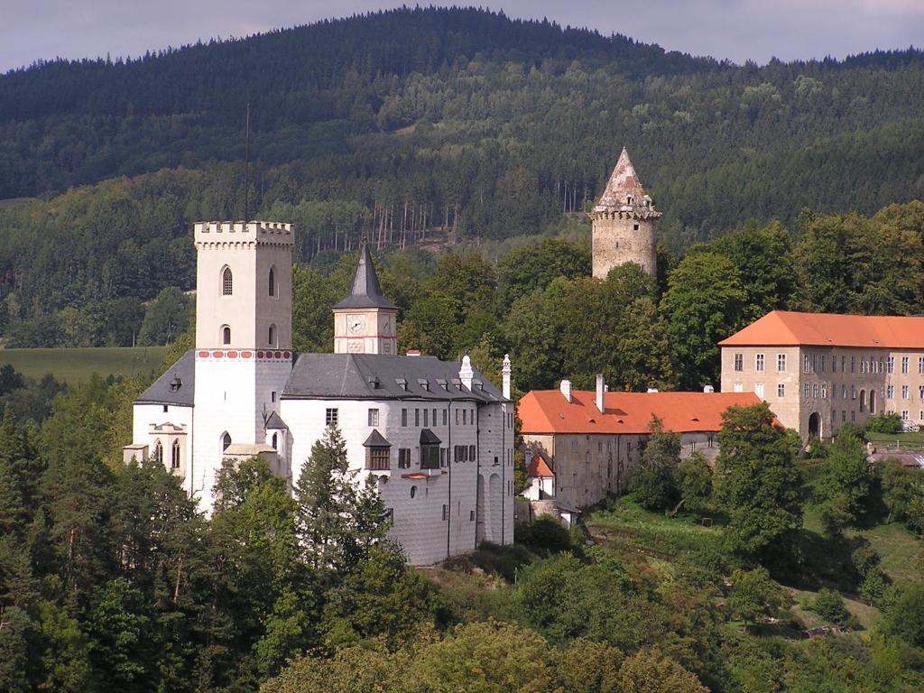 Hotel Ruze Rožmberk nad Vltavou Exteriör bild