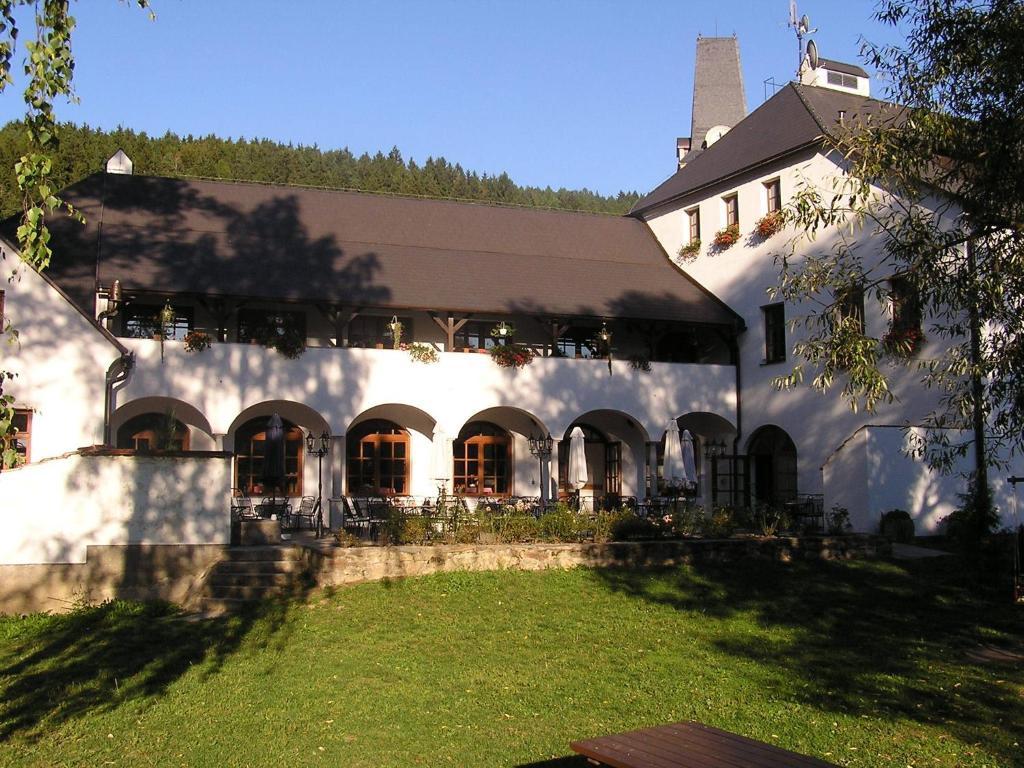 Hotel Ruze Rožmberk nad Vltavou Exteriör bild