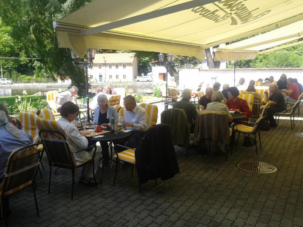Hotel Ruze Rožmberk nad Vltavou Exteriör bild