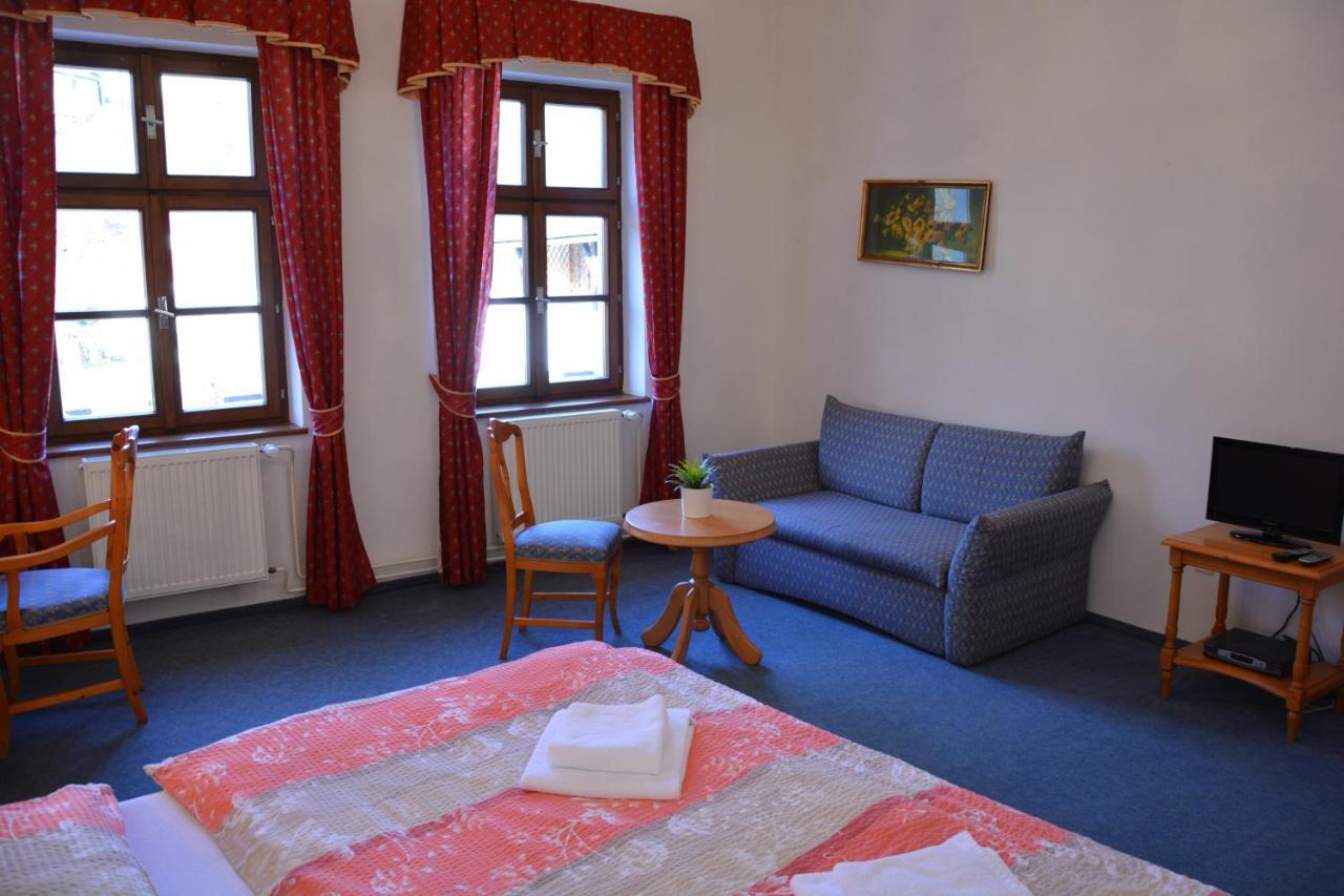 Hotel Ruze Rožmberk nad Vltavou Exteriör bild